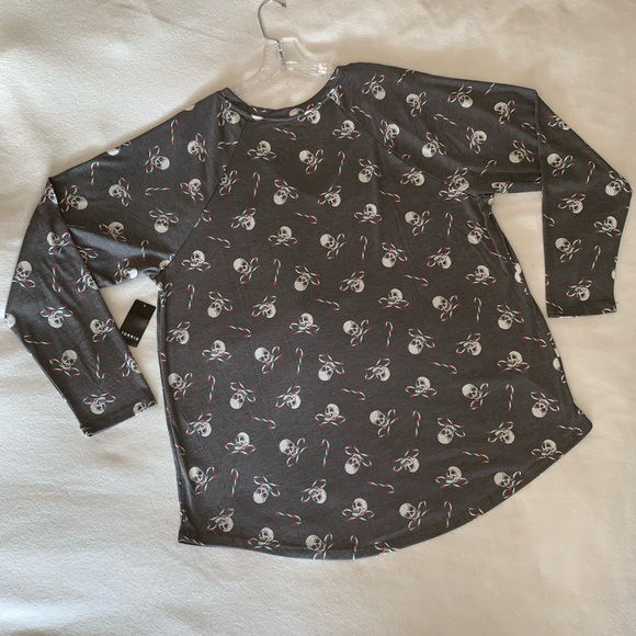 NEW! TORRID “Skull Candy” Heather Grey Raglan Long-Sleeve Raglan V-Neck Tee, NWT - Picture 4 of 15